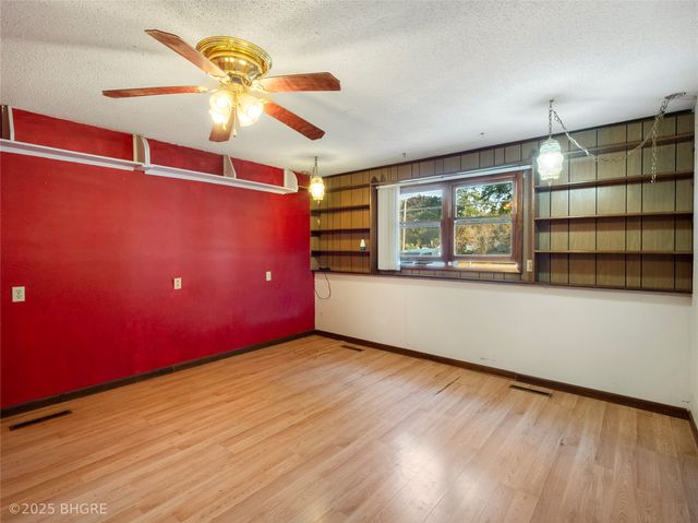 411 W Pleasant Street, Pleasantville, IA 50225