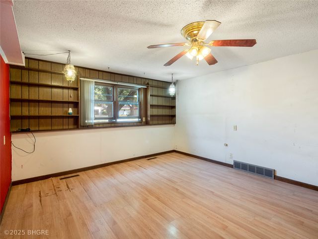 411 W Pleasant Street, Pleasantville, IA 50225