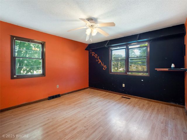 411 W Pleasant Street, Pleasantville, IA 50225