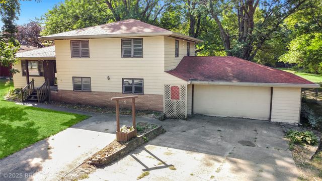 411 W Pleasant Street, Pleasantville, IA 50225