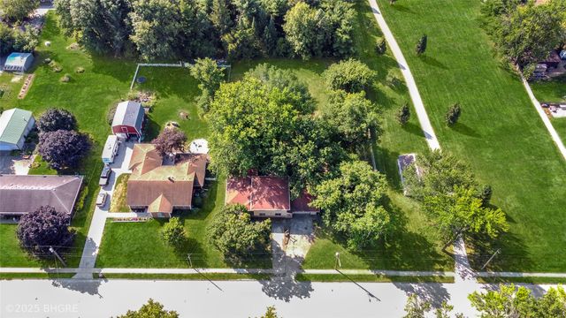 411 W Pleasant Street, Pleasantville, IA 50225