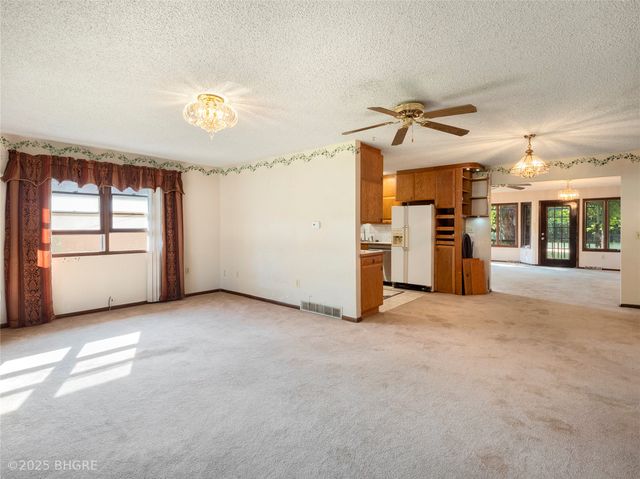 411 W Pleasant Street, Pleasantville, IA 50225