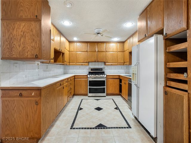 411 W Pleasant Street, Pleasantville, IA 50225