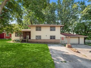 411 W Pleasant Street, Pleasantville, IA 50225