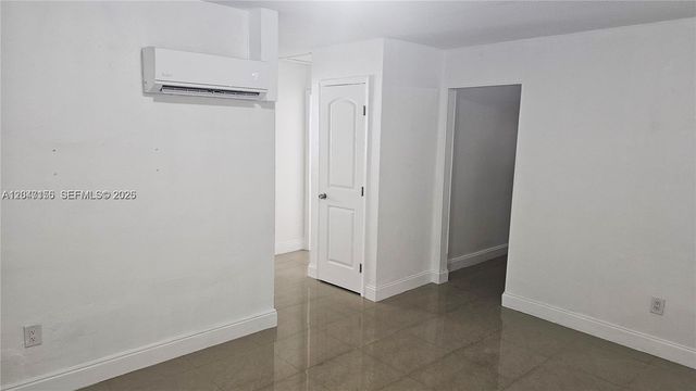 50 W 4th St 10, Hialeah, FL 33010