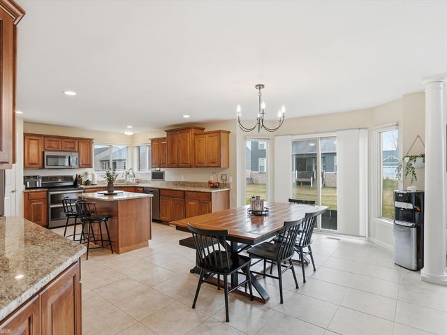 20483 St Martins Avenue, Macomb Twp, MI 48044
