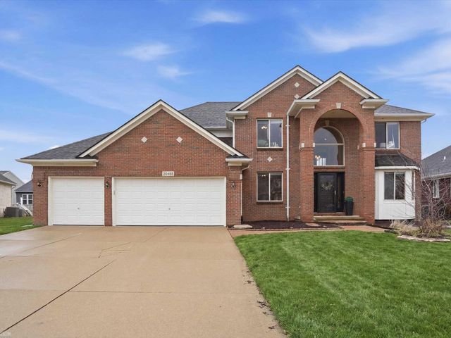 20483 St Martins Avenue, Macomb Twp, MI 48044