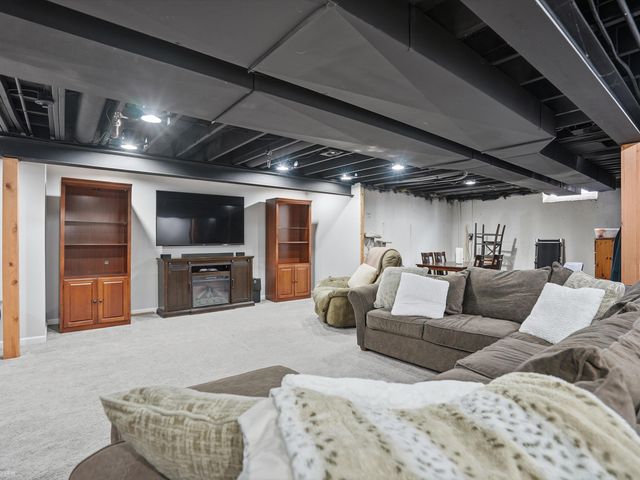20483 St Martins Avenue, Macomb Twp, MI 48044