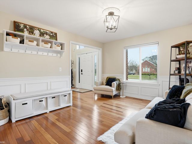 20483 St Martins Avenue, Macomb Twp, MI 48044