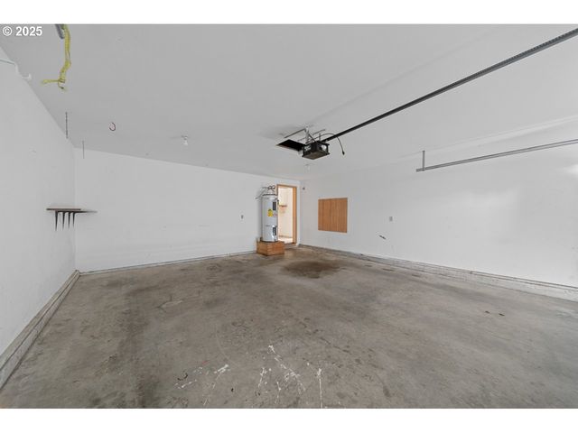 1924 GARFIELD St, North Bend, OR 97459