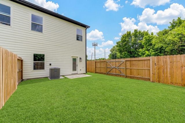 7201 Edmont Lane, Houston, TX 77088