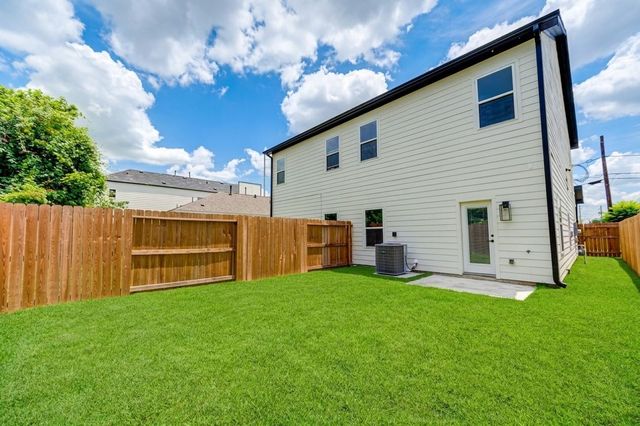 7201 Edmont Lane, Houston, TX 77088