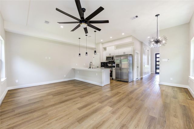 7201 Edmont Lane, Houston, TX 77088