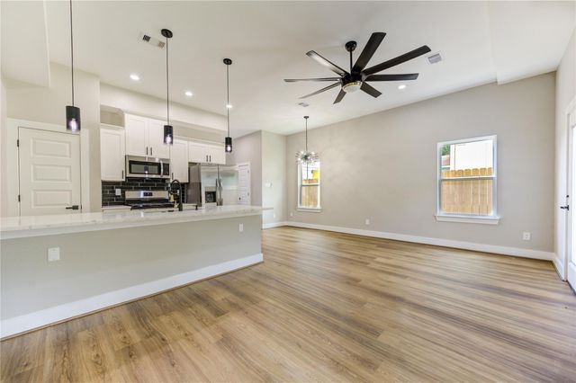 7201 Edmont Lane, Houston, TX 77088