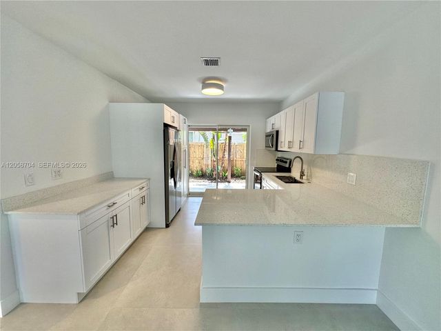 12125 NE 7th Avenue 1, North Miami, FL 33161
