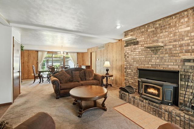 1246 River Drive, Munster, IN 46321