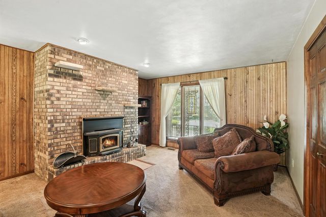 1246 River Drive, Munster, IN 46321