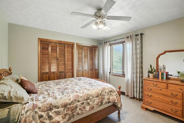 1246 River Drive, Munster, IN 46321