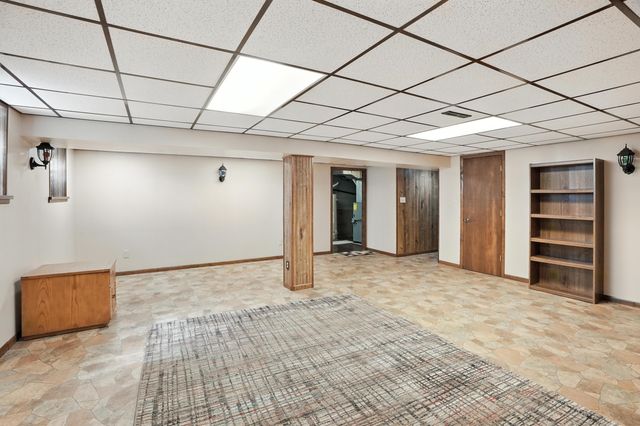 1246 River Drive, Munster, IN 46321