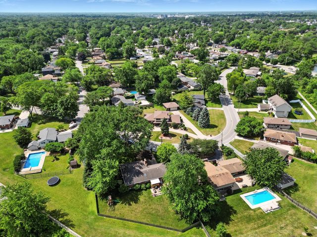 1246 River Drive, Munster, IN 46321