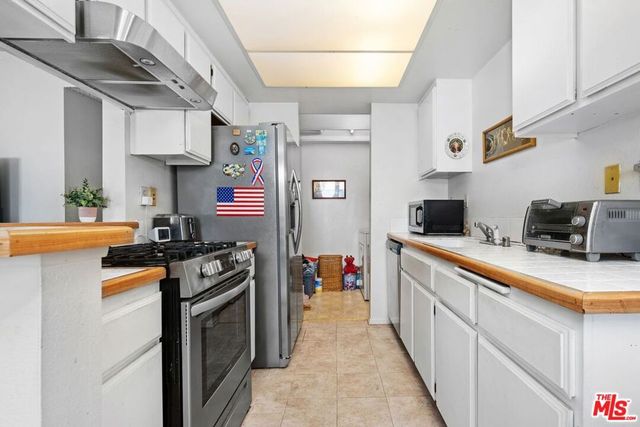 1229 W 223rd Street 113, Torrance, CA 90502