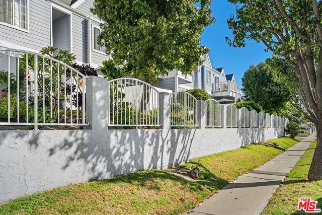 1229 W 223rd Street 113, Torrance, CA 90502