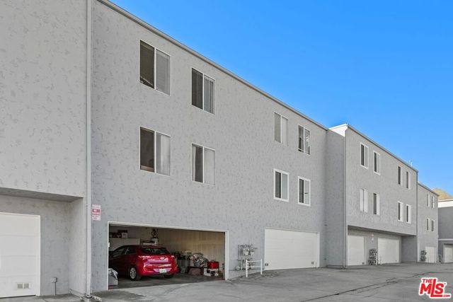 1229 W 223rd Street 113, Torrance, CA 90502