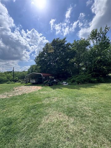 806 Old Base Road, Aurora, TX 76078