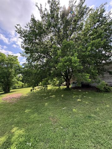 806 Old Base Road, Aurora, TX 76078