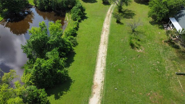 806 Old Base Road, Aurora, TX 76078