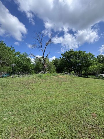 806 Old Base Road, Aurora, TX 76078