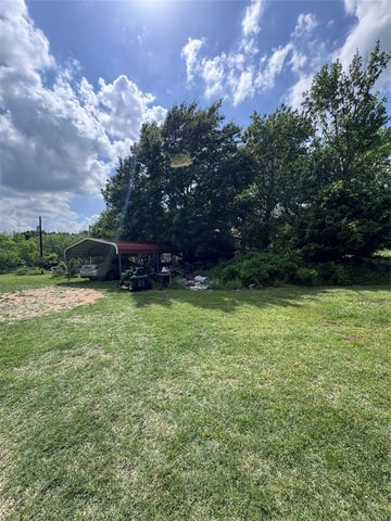 806 Old Base Road, Aurora, TX 76078
