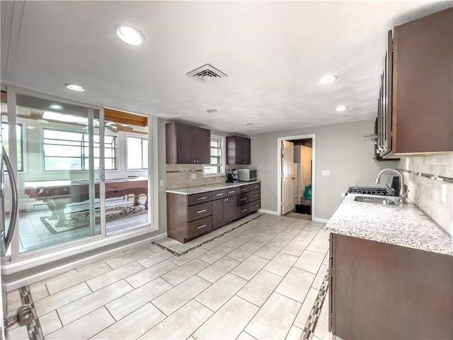 101 Woodland Avenue, Cranston, RI 02920