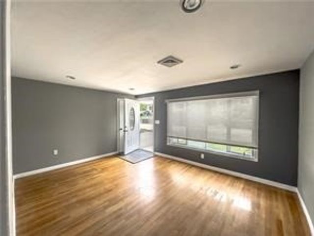 101 Woodland Avenue, Cranston, RI 02920