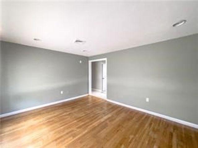 101 Woodland Avenue, Cranston, RI 02920