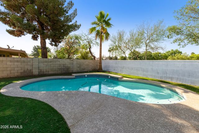 351 W AMOROSO Drive, Gilbert, AZ 85233