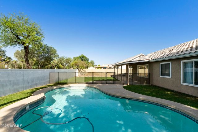 351 W AMOROSO Drive, Gilbert, AZ 85233