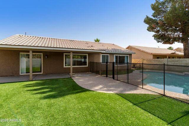 351 W AMOROSO Drive, Gilbert, AZ 85233