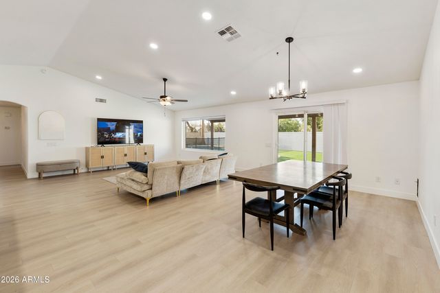 351 W AMOROSO Drive, Gilbert, AZ 85233
