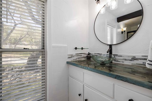 17416 Sleepy Hollow DR, Lago Vista, TX 78645