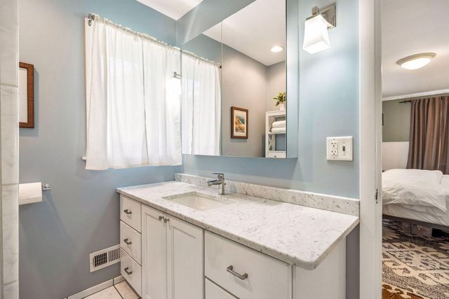 3945 Xerxes Avenue S, Minneapolis, MN 55410