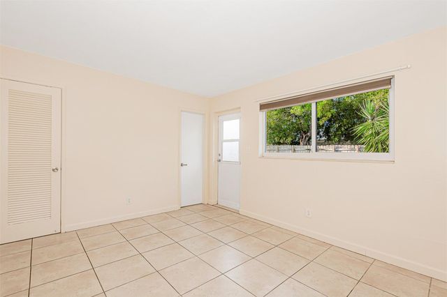 2581 NE 11TH CT, Pompano Beach, FL 33062