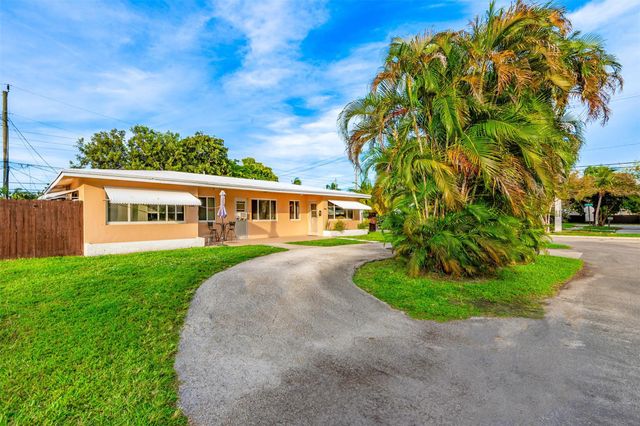 2581 NE 11TH CT, Pompano Beach, FL 33062