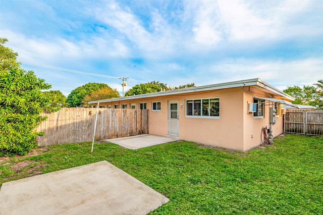 2581 NE 11TH CT, Pompano Beach, FL 33062