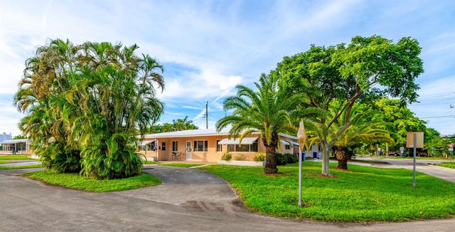 2581 NE 11TH CT, Pompano Beach, FL 33062