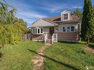 3298 W Albain Road, Monroe, MI 48161