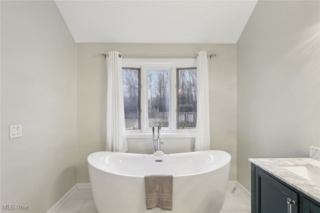 20393 Wildwood Lane, Strongsville, OH 44149