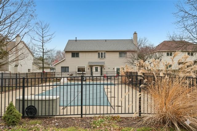 20393 Wildwood Lane, Strongsville, OH 44149