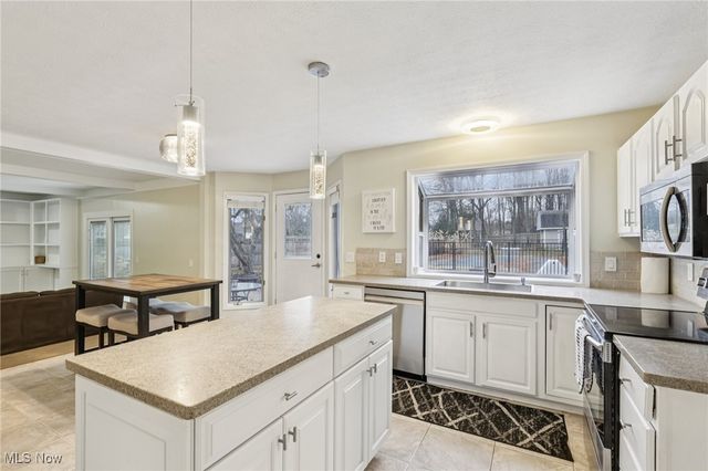 20393 Wildwood Lane, Strongsville, OH 44149