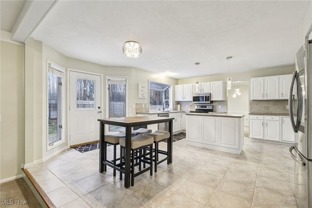 20393 Wildwood Lane, Strongsville, OH 44149